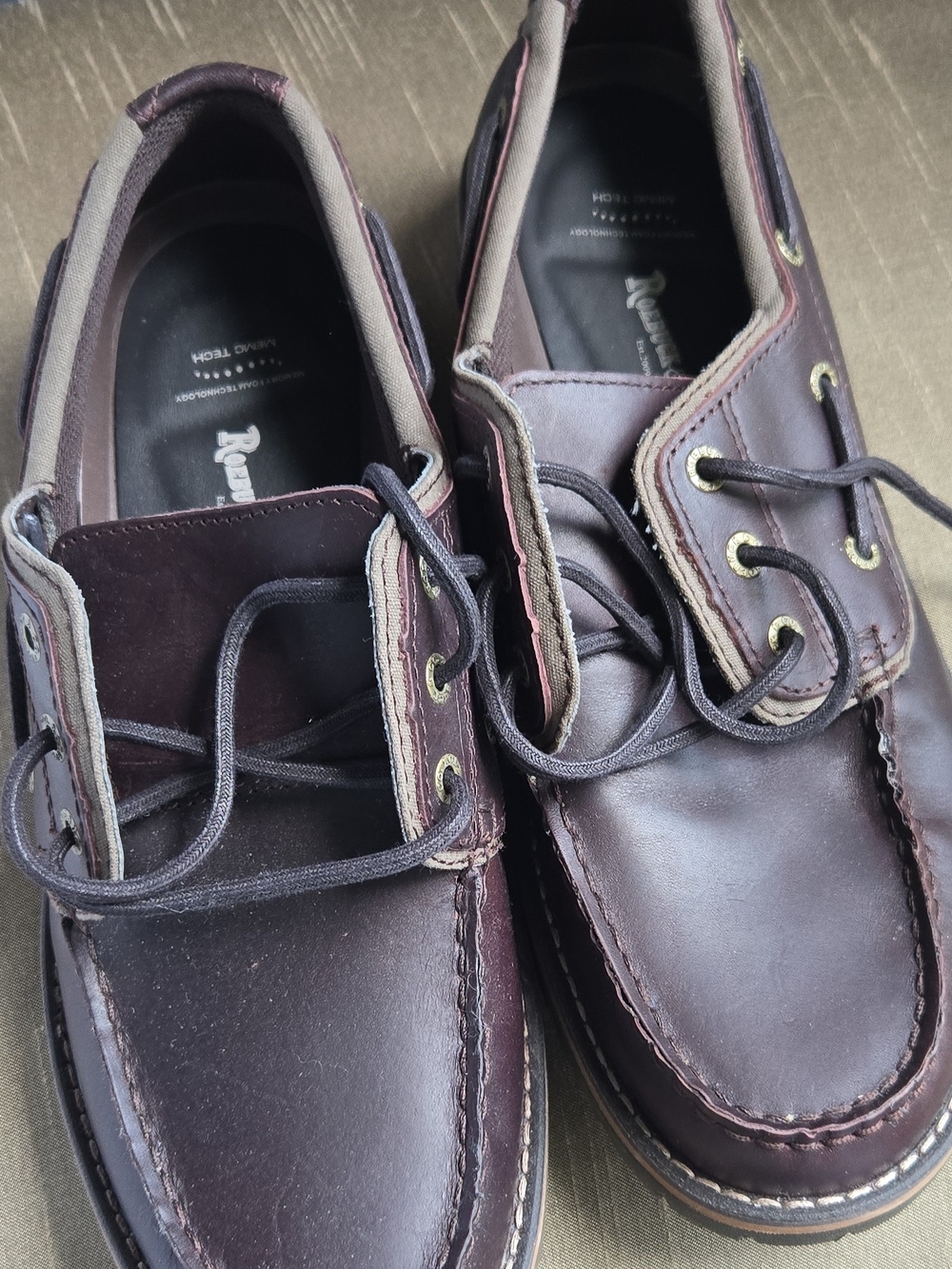 Roebuck & Co. Men's Leather Slip-On Boat Shoes in Dark Burgundy